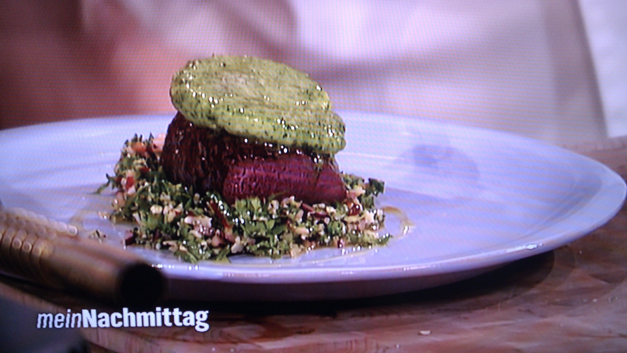 Maibock mit Blumenkohl-Brokkoli-Couscous